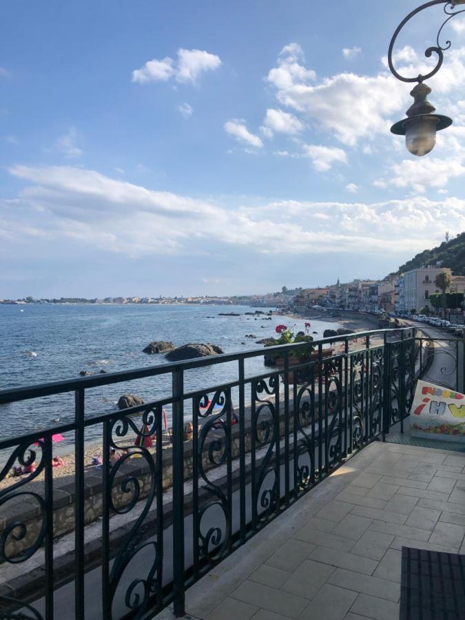 Hostel Beach House Giardini Naxos Exterior foto