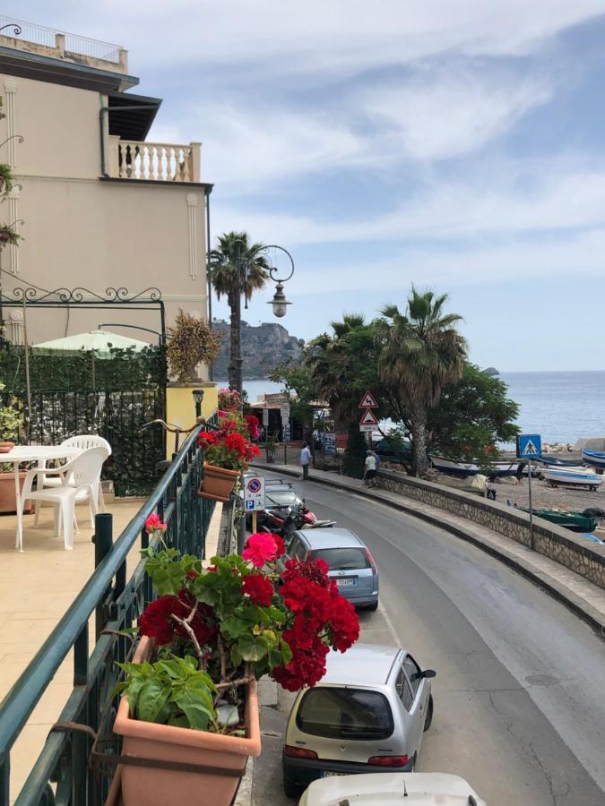 Hostel Beach House Giardini Naxos Exterior foto
